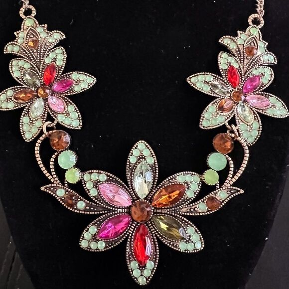 🌺 New gorgeous crystal beaded necklace 🌺 - Picture 6 of 9